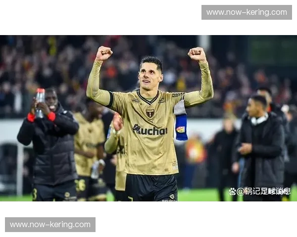 朗斯52分登顶创队史同期最佳 防守数据位列联赛第三 朗斯52分登顶创队史同期最佳 防守数据位列联赛第三